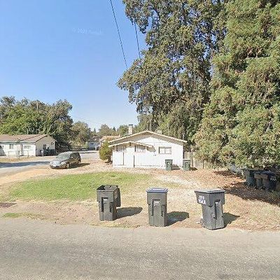 143 S Linwood St, Visalia, CA 93291