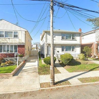 1447 Point Breeze Pl, Far Rockaway, NY 11691