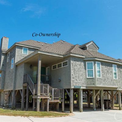 145 S Spinnaker Ct, Kitty Hawk, NC 27949