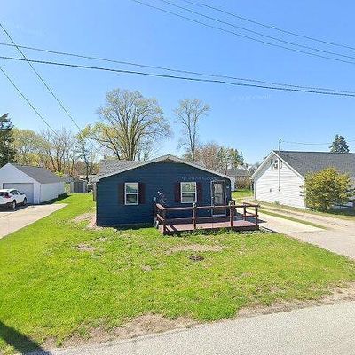 148 Spruce St, Hemlock, MI 48626