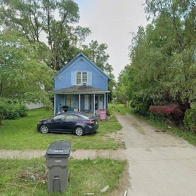 15 Ash St W, Three Oaks, MI 49128