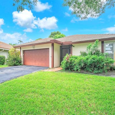 1762 Riverwood Ln, Coral Springs, FL 33071