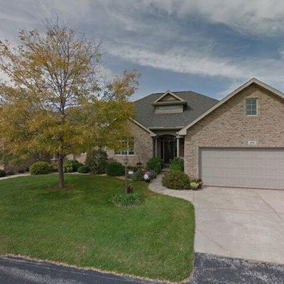 184 Golf Course Dr, Wrightstown, WI 54180