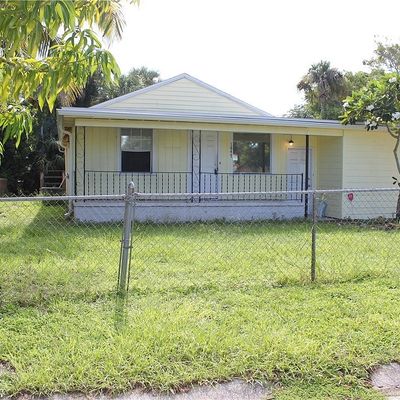 1847 Henderson Ave, Fort Myers, FL 33916