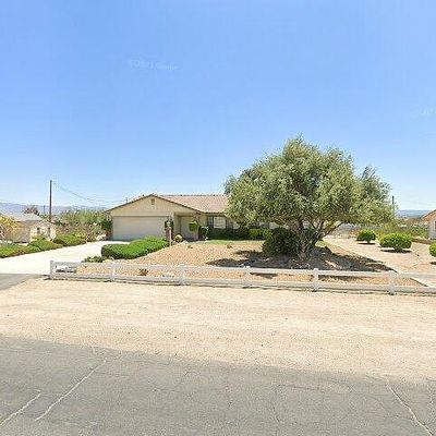 18545 Siskiyou Rd, Apple Valley, CA 92307