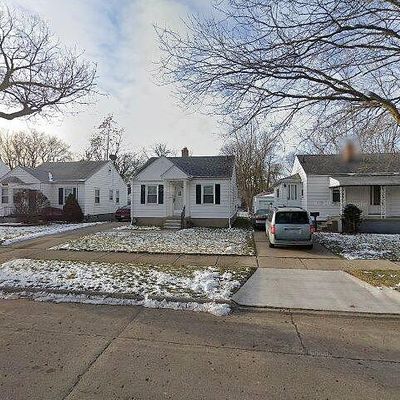 18940 Washtenaw St, Harper Woods, MI 48225