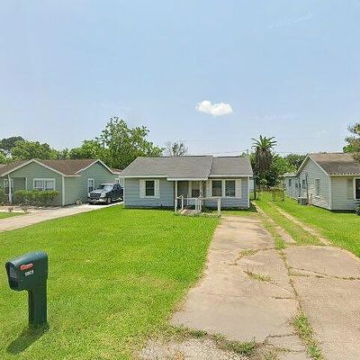 1923 N Avenue H, Freeport, TX 77541