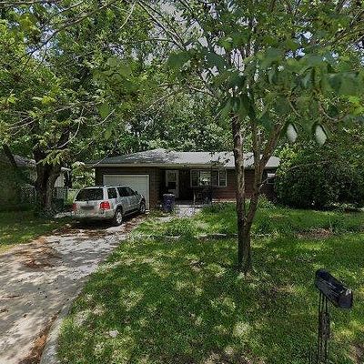 1936 Strong Ave, Manhattan, KS 66502