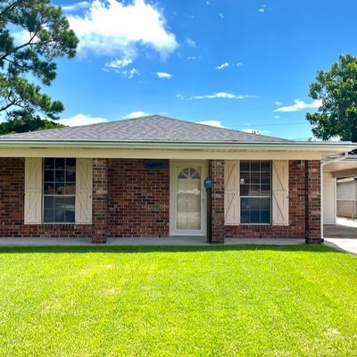 1652 Maplewood Dr, Harvey, LA 70058