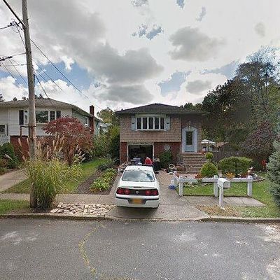 1654 William St, Merrick, NY 11566