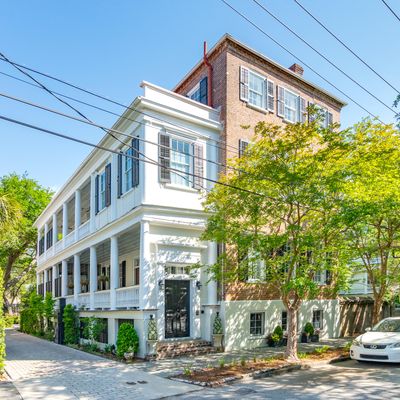 166 Wentworth St, Charleston, SC 29401