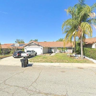 1704 Buckeye St, Highland, CA 92346