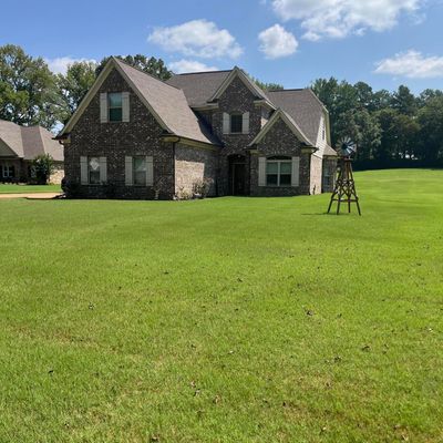 1716 Gwynn Rd, Nesbit, MS 38651