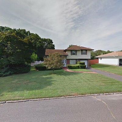 172 Marilynn St, East Islip, NY 11730