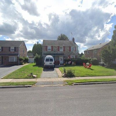 172 Warrior Rd, Drexel Hill, PA 19026