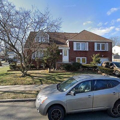 1720 Rensselaer Rd, Teaneck, NJ 07666