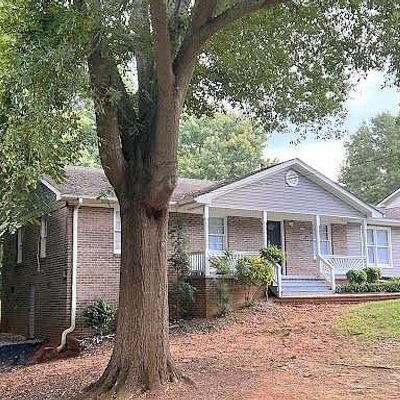 174 Chanticleer Rd, Commerce, GA 30529