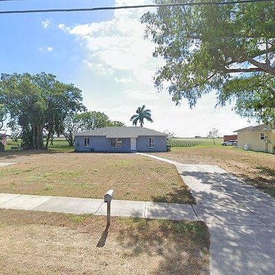 1750 E Main St, Pahokee, FL 33476