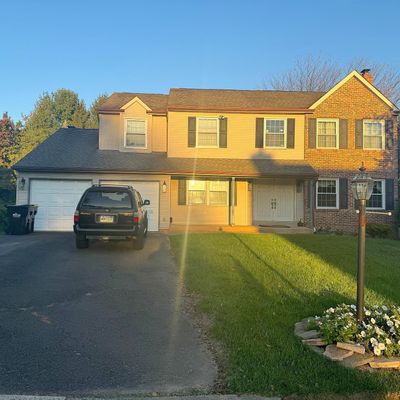 2058 E Wellington Rd, Newtown, PA 18940