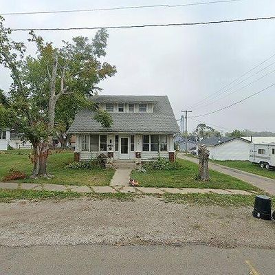 206 Benton St Nw, Blairstown, IA 52209