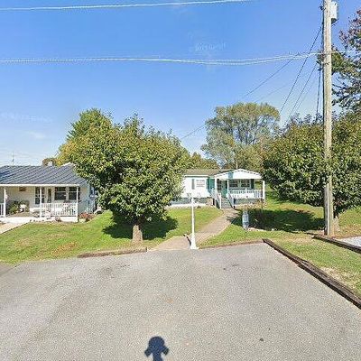 207 Luray Ave, Luray, VA 22835