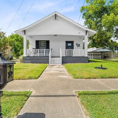 207 W Main St, Eagle Lake, TX 77434