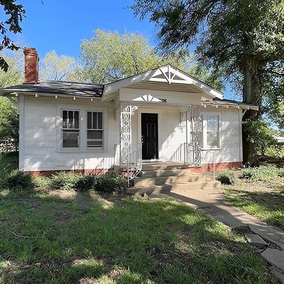 208 N Georgia St, Troup, TX 75789