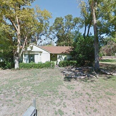 210 E Pecan Dr, Crockett, TX 75835