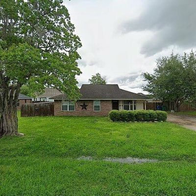 210 Hickory St, Sweeny, TX 77480