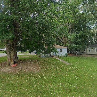 2184 Laurel Dr, Benton Harbor, MI 49022