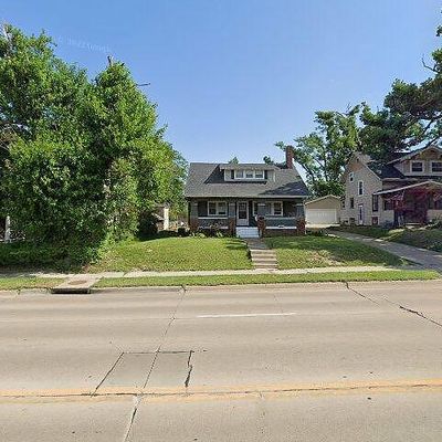 2208 Mount Vernon Rd Se, Cedar Rapids, IA 52403