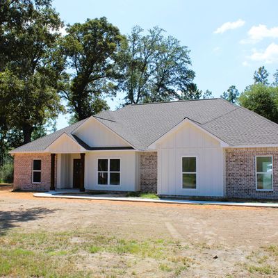 221 Gracies Way, Lucedale, MS 39452