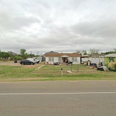 222 W Leona St, Dilley, TX 78017