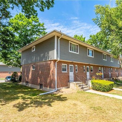 2 Camelot Dr #1, Bloomfield, CT 06002