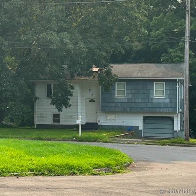 2 Heather Rd, Hamden, CT 06518