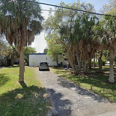 2 Island Cir, Sarasota, FL 34242