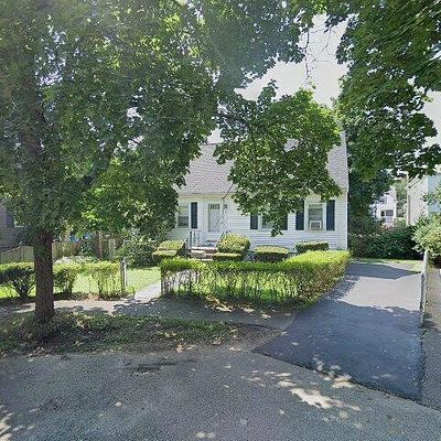 2 Westmoor Cir, West Roxbury, MA 02132