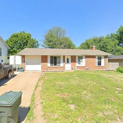 20 Debbie Dr, Saint Peters, MO 63376