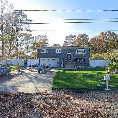 200 Van Buren St, Mastic, NY 11950