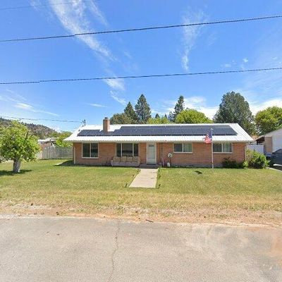 201 Triangle St, Dorris, CA 96023