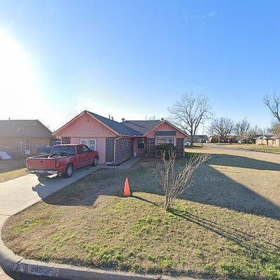 202 Redbud Dr, Anadarko, OK 73005