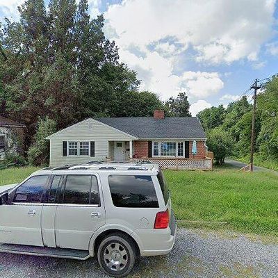 204 E Lebanon St, Mount Airy, NC 27030