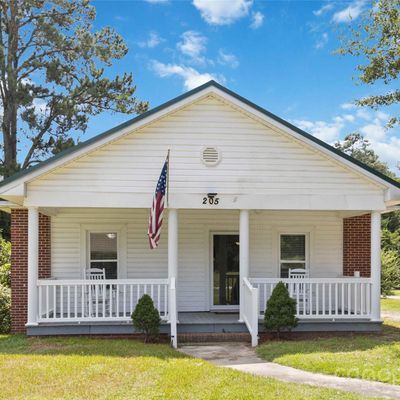 205 Duke St, Great Falls, SC 29055