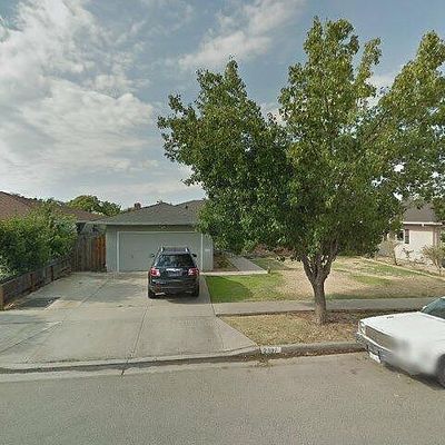 2397 E Menlo Ave, Fresno, CA 93710