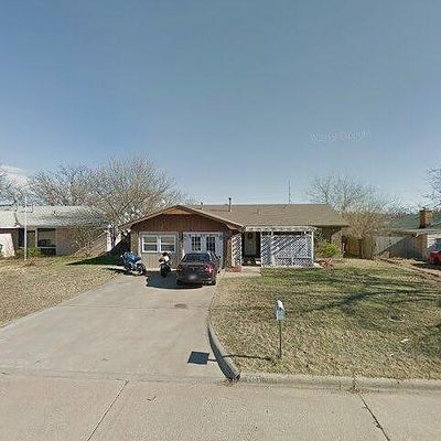 2403 Nw Norman Cir, Lawton, OK 73505