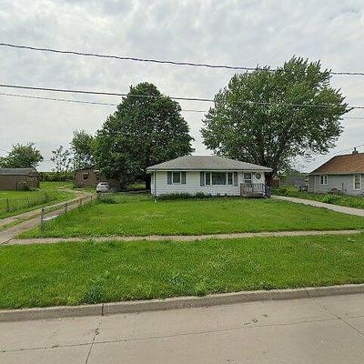 2412 E 23 Rd St, Des Moines, IA 50317