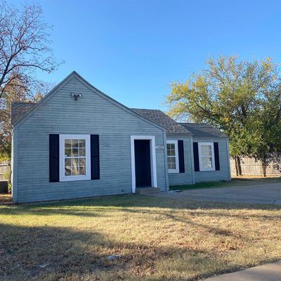 2421 25 Th St, Lubbock, TX 79411