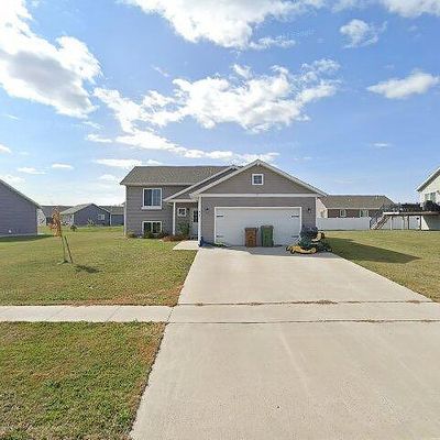 2424 Larkspur Ridge Dr, Brookings, SD 57006