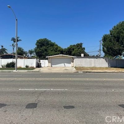 2435 W Broadway, Anaheim, CA 92804