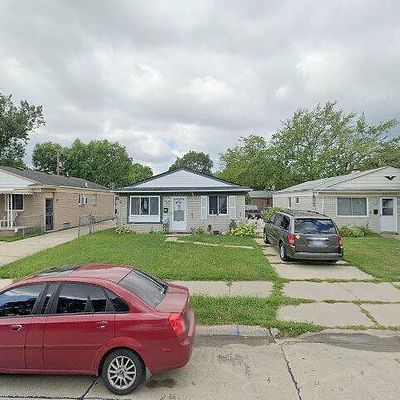 24363 Rosebud Ave, Eastpointe, MI 48021